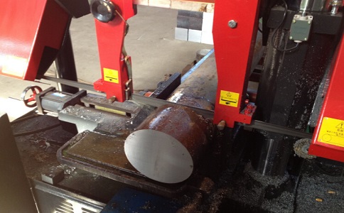 丹江口卧式带锯床加工时出现明显振荡如何排查？