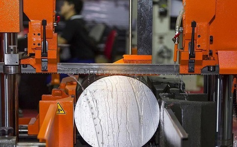 丹江口立式金属带锯床切削出现跑带故障解决方法！